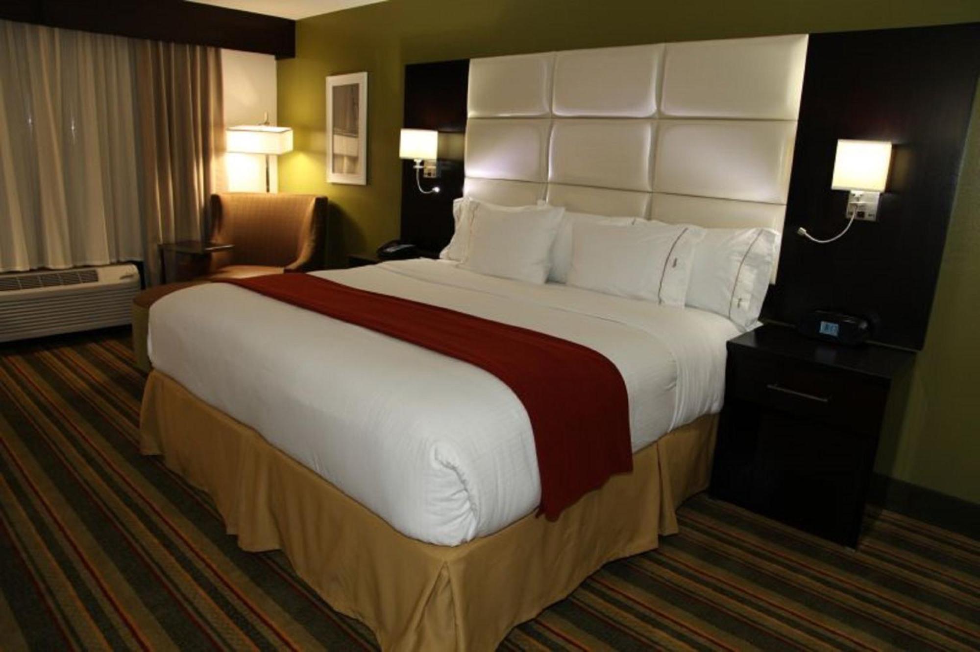 Holiday Inn Express & Suites - Huntsville Airport By Ihg Madison Zewnętrze zdjęcie